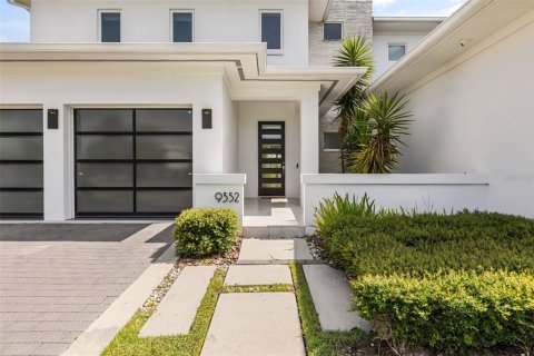 Casa en venta en Orlando, Florida, 5 dormitorios, 419.83 m2 № 2258588 - foto 2