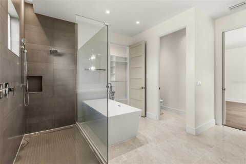 Casa en venta en Orlando, Florida, 5 dormitorios, 419.83 m2 № 2258588 - foto 18
