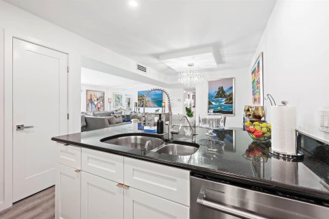 Condominio en venta en North Palm Beach, Florida, 2 dormitorios, 128.39 m2 № 2294147 - foto 4