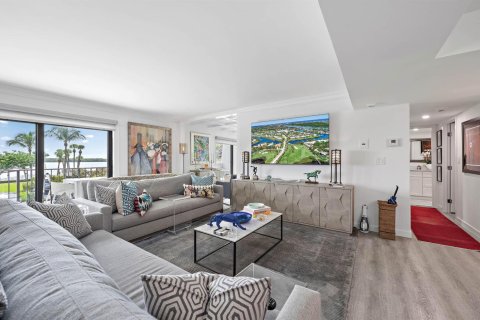 Condominio en venta en North Palm Beach, Florida, 2 dormitorios, 128.39 m2 № 2294147 - foto 2
