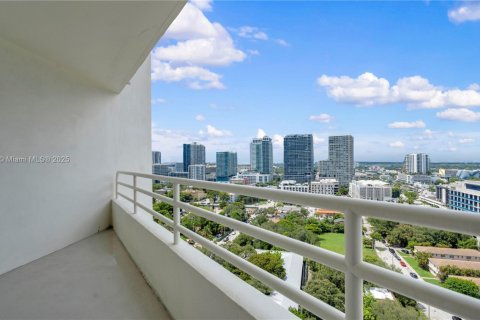 Apartment in Miami, Florida 1 bedroom, 96.25 sq.m. № 1970190 - photo 16