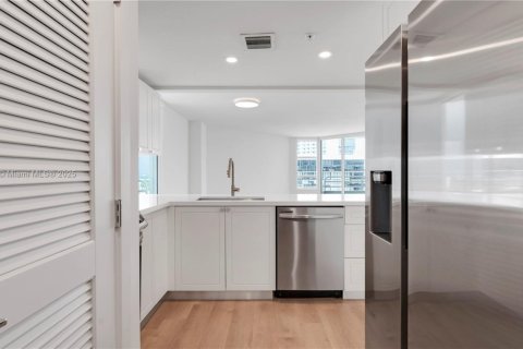 Apartment in Miami, Florida 1 bedroom, 96.25 sq.m. № 1970190 - photo 11