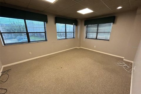 Propiedad comercial en alquiler en Ocala, Florida, 298.22 m2 № 661741 - foto 7