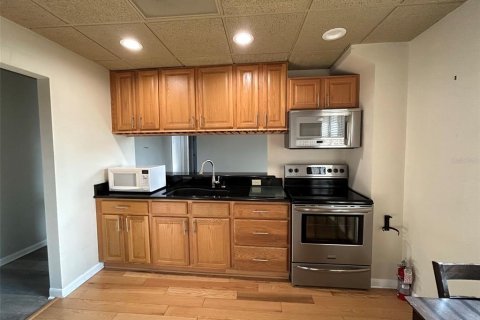 Propiedad comercial en alquiler en Ocala, Florida, 298.22 m2 № 661741 - foto 15