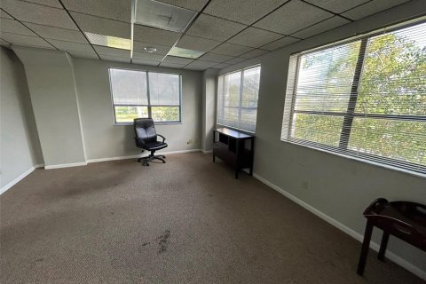 Propiedad comercial en alquiler en Ocala, Florida, 298.22 m2 № 661741 - foto 9