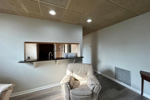 Propiedad comercial en alquiler en Ocala, Florida, 298.22 m2 № 661741 - foto 5