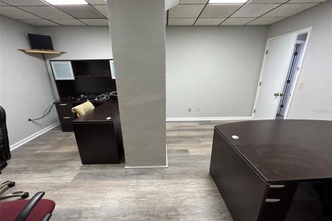 Propiedad comercial en alquiler en Ocala, Florida, 298.22 m2 № 661741 - foto 12