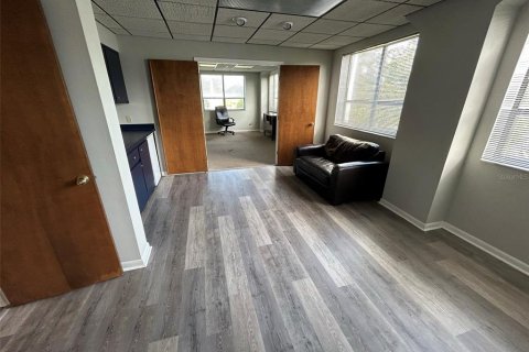 Propiedad comercial en alquiler en Ocala, Florida, 298.22 m2 № 661741 - foto 8