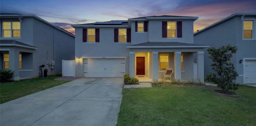 House in Clermont, Florida 5 bedrooms, 260.96 sq.m. № 2232212