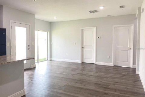 Appartement à louer à Poinciana, Floride: 3 chambres, 107.95 m2 № 2404926 - photo 3
