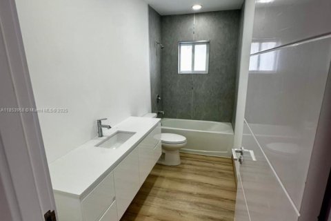 House in Florida City, Florida 8 bedrooms № 1871981 - photo 20