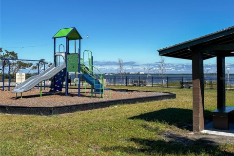 Propiedad comercial en venta en Bradenton Beach, Florida, 4 dormitorios, 161.65 m2 № 1548481 - foto 25