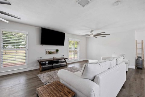 House in Sarasota, Florida 4 bedrooms, 205.59 sq.m. № 1758068 - photo 8