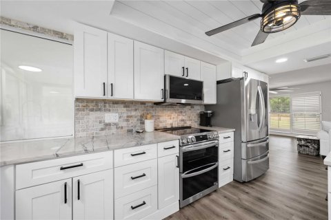 House in Sarasota, Florida 4 bedrooms, 205.59 sq.m. № 1758068 - photo 15