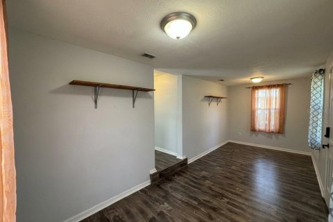 Villa ou maison à louer à Lakeland, Floride: 2 chambres, 70.61 m2 № 2415263 - photo 4