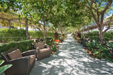 Condo in Miami, Florida, 1 bedroom  № 1891972 - photo 7