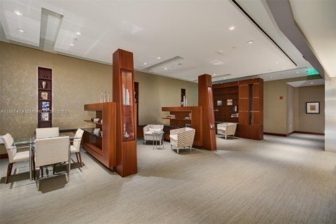 Condo in Miami, Florida, 1 bedroom  № 1891972 - photo 3