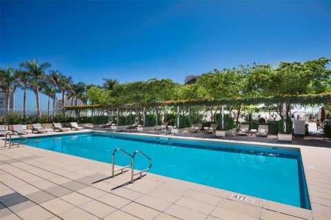 Condo in Miami, Florida, 1 bedroom  № 1891972 - photo 5