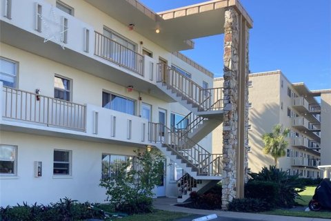 Copropriété à vendre à Bradenton, Floride: 1 chambre, 69.68 m2 № 1552939 - photo 2