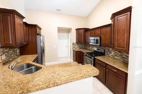 Villa ou maison à vendre à Kissimmee, Floride: 3 chambres, 149.2 m2 № 2148121 - photo 3