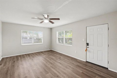 House in Bradenton, Florida 2 bedrooms, 117.06 sq.m. № 2091729 - photo 6