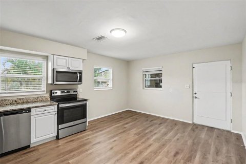 House in Bradenton, Florida 2 bedrooms, 117.06 sq.m. № 2091729 - photo 4