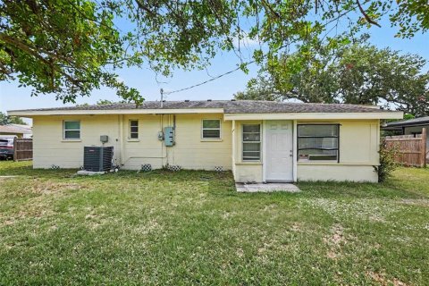 House in Bradenton, Florida 2 bedrooms, 117.06 sq.m. № 2091729 - photo 15
