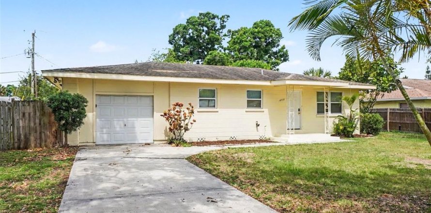 House in Bradenton, Florida 2 bedrooms, 117.06 sq.m. № 2091729
