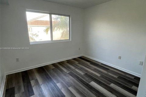 Condominio en alquiler en Homestead, Florida, 2 dormitorios, 83.61 m2 № 2057596 - foto 4