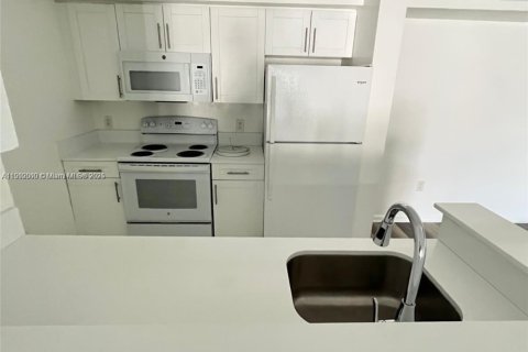 Condominio en alquiler en Homestead, Florida, 2 dormitorios, 83.61 m2 № 2057596 - foto 6