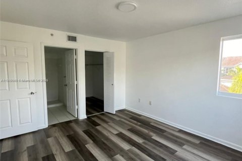 Condominio en alquiler en Homestead, Florida, 2 dormitorios, 83.61 m2 № 2057596 - foto 2