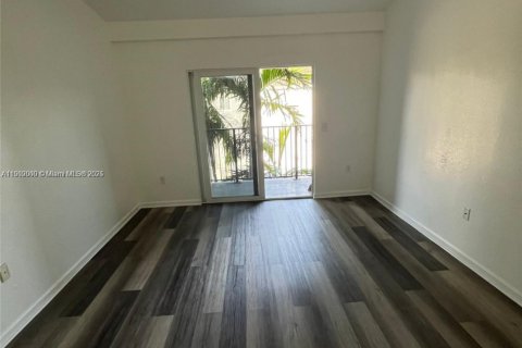 Condominio en alquiler en Homestead, Florida, 2 dormitorios, 83.61 m2 № 2057596 - foto 9