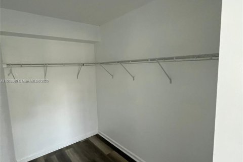 Condominio en alquiler en Homestead, Florida, 2 dormitorios, 83.61 m2 № 2057596 - foto 11