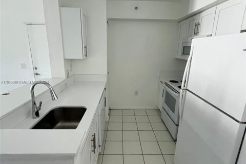 Condominio en alquiler en Homestead, Florida, 2 dormitorios, 83.61 m2 № 2057596 - foto 3