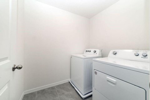 House in Ocala, Florida 5 bedrooms, 247.21 sq.m. № 1718249 - photo 21