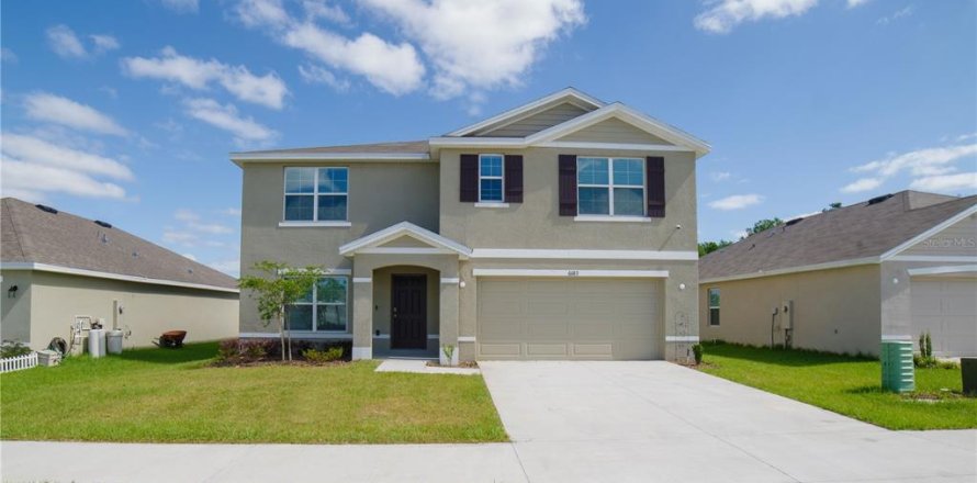 House in Ocala, Florida 5 bedrooms, 247.21 sq.m. № 1718249