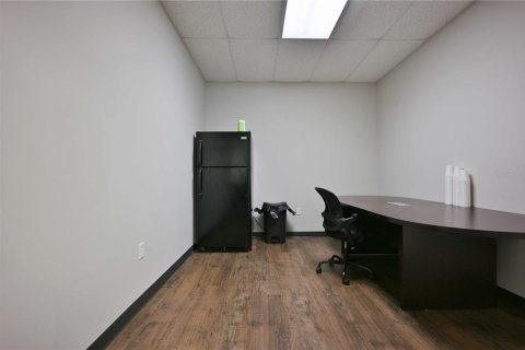 Commercial property in Tampa, Florida 116.13 sq.m. № 2213271 - photo 17