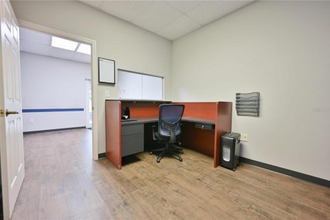 Commercial property in Tampa, Florida 116.13 sq.m. № 2213271 - photo 18