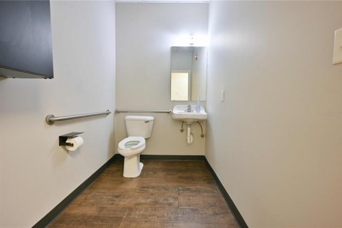 Commercial property in Tampa, Florida 116.13 sq.m. № 2213271 - photo 21