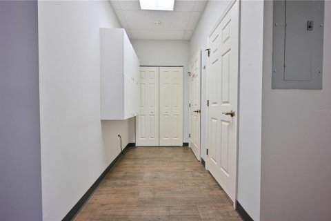 Commercial property in Tampa, Florida 116.13 sq.m. № 2213271 - photo 20