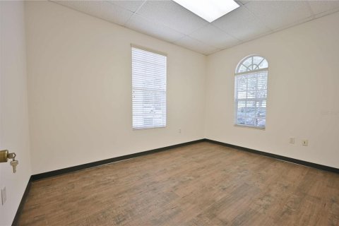 Commercial property in Tampa, Florida 116.13 sq.m. № 2213271 - photo 13