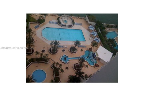 Condominio en North Bay Village, Florida, 2 dormitorios  № 2281917