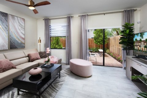 House in AQUABELLA in Hialeah, Florida 3 bedrooms, 131 sq.m. № 62547 - photo 1