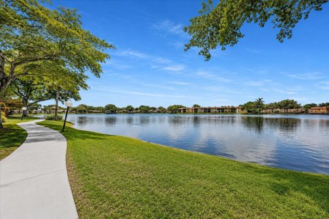 Appartement à Hollywood, Floride 2 chambres, 139.35 m2 № 2340882
