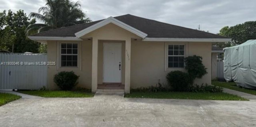 Duplex in Sweetwater, Florida 2 bedrooms № 1952637