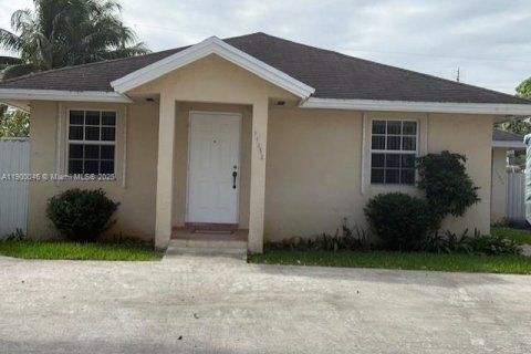 Duplex in Sweetwater, Florida 2 bedrooms № 1952637 - photo 2