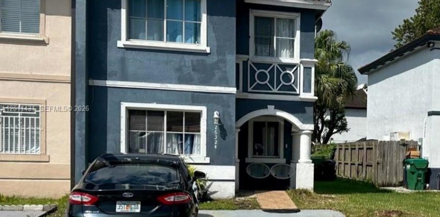Adosado en Homestead, Florida 3 dormitorios, 141.95 m2 № 2076587