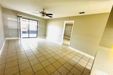 Casa en alquiler en Kissimmee, Florida, 2 dormitorios, 92.07 m2 № 1902321 - foto 11