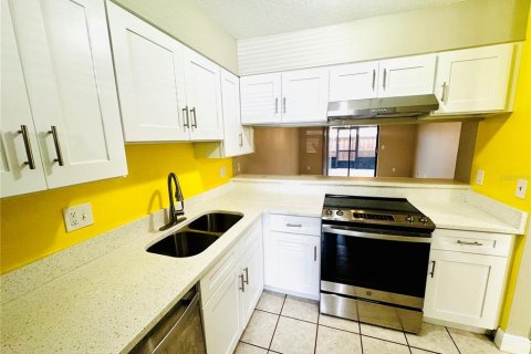 Casa en alquiler en Kissimmee, Florida, 2 dormitorios, 92.07 m2 № 1902321 - foto 2