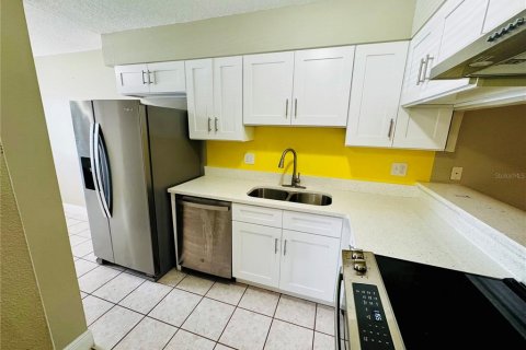 Casa en alquiler en Kissimmee, Florida, 2 dormitorios, 92.07 m2 № 1902321 - foto 4